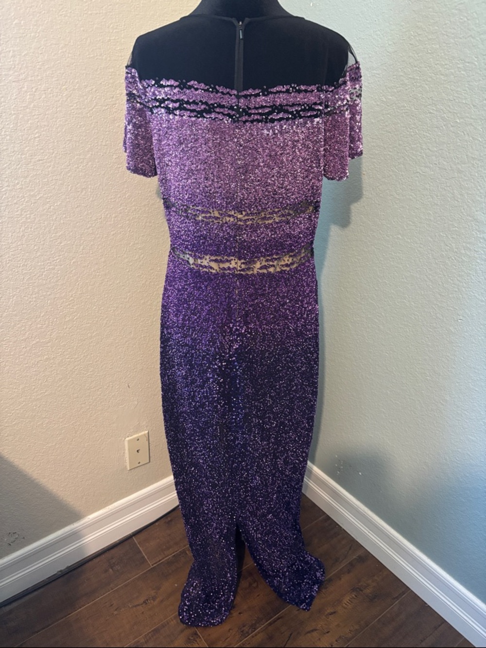 $4,895 Pamella Roland Sequined Ombre Illusion Gown Size 14 100% Silk .Hang - Picture 3 of 13